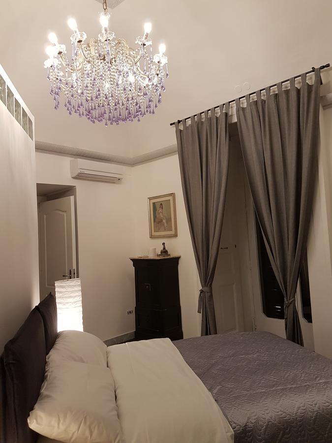 Dell'opera * Napoli